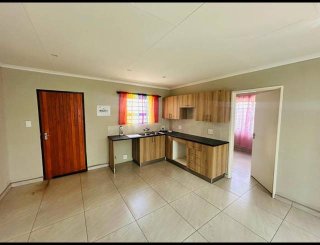 4 BEDROOM HOUSE FOR SALE IN DAWN PARK EXT